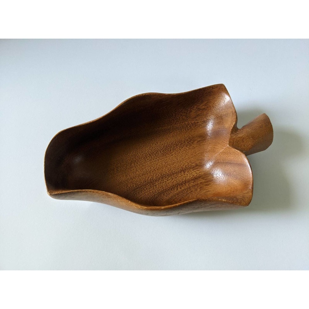 Vintage Hawaiian Craved Monkey Pod Wood Leaf‎ Bowl